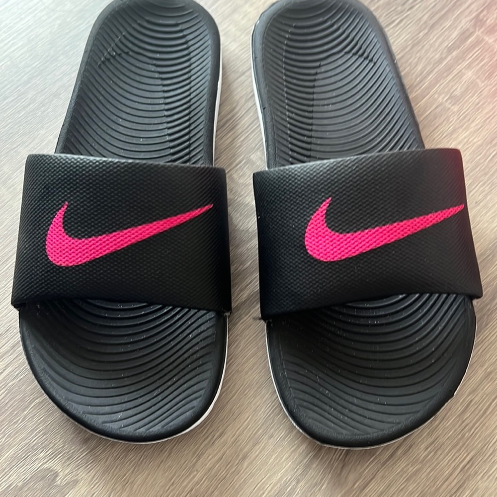 Nike Sandals Black and Pink Womens Size 7